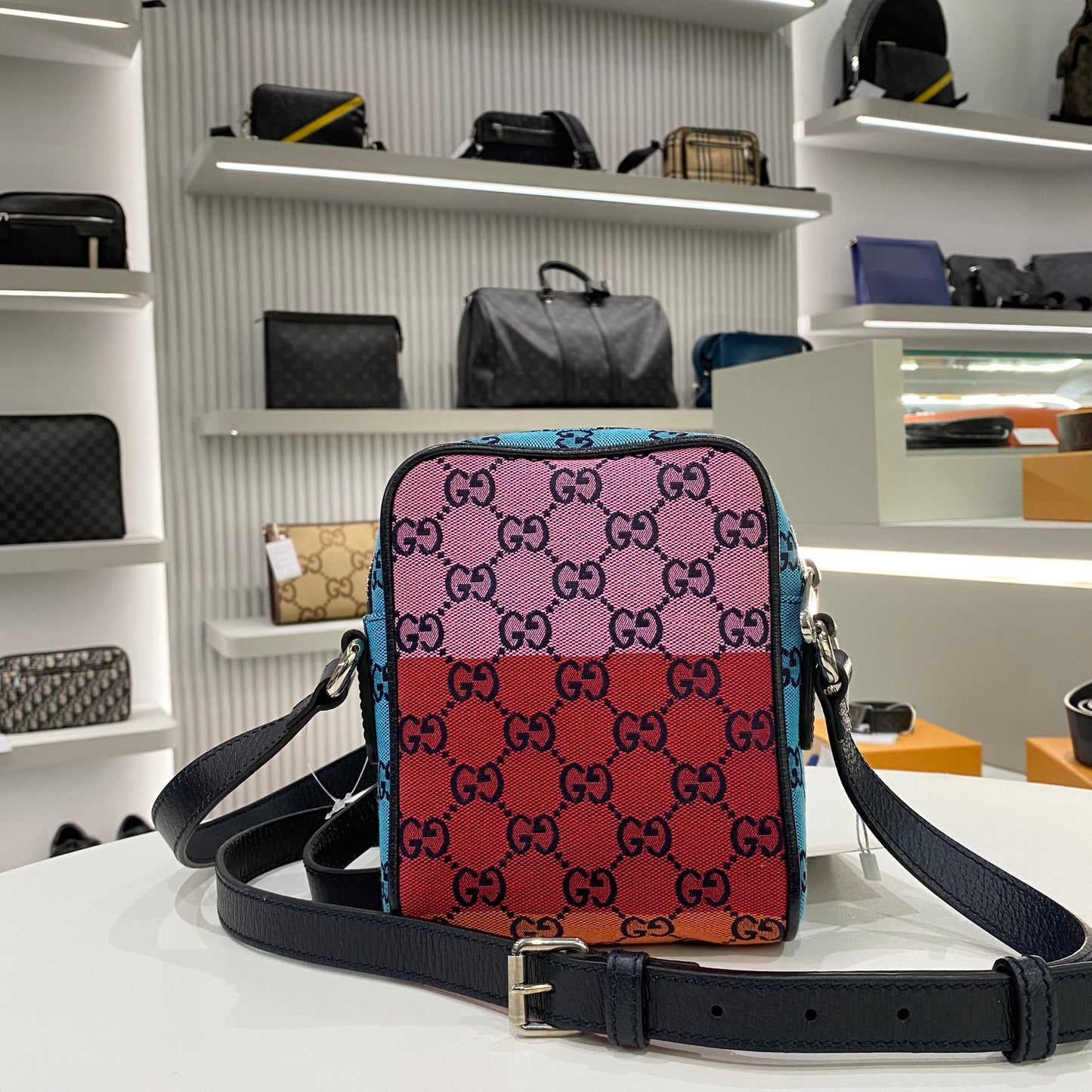 GUCCI GG SUPREME MULTICOLOR CROSS BODY BAGS