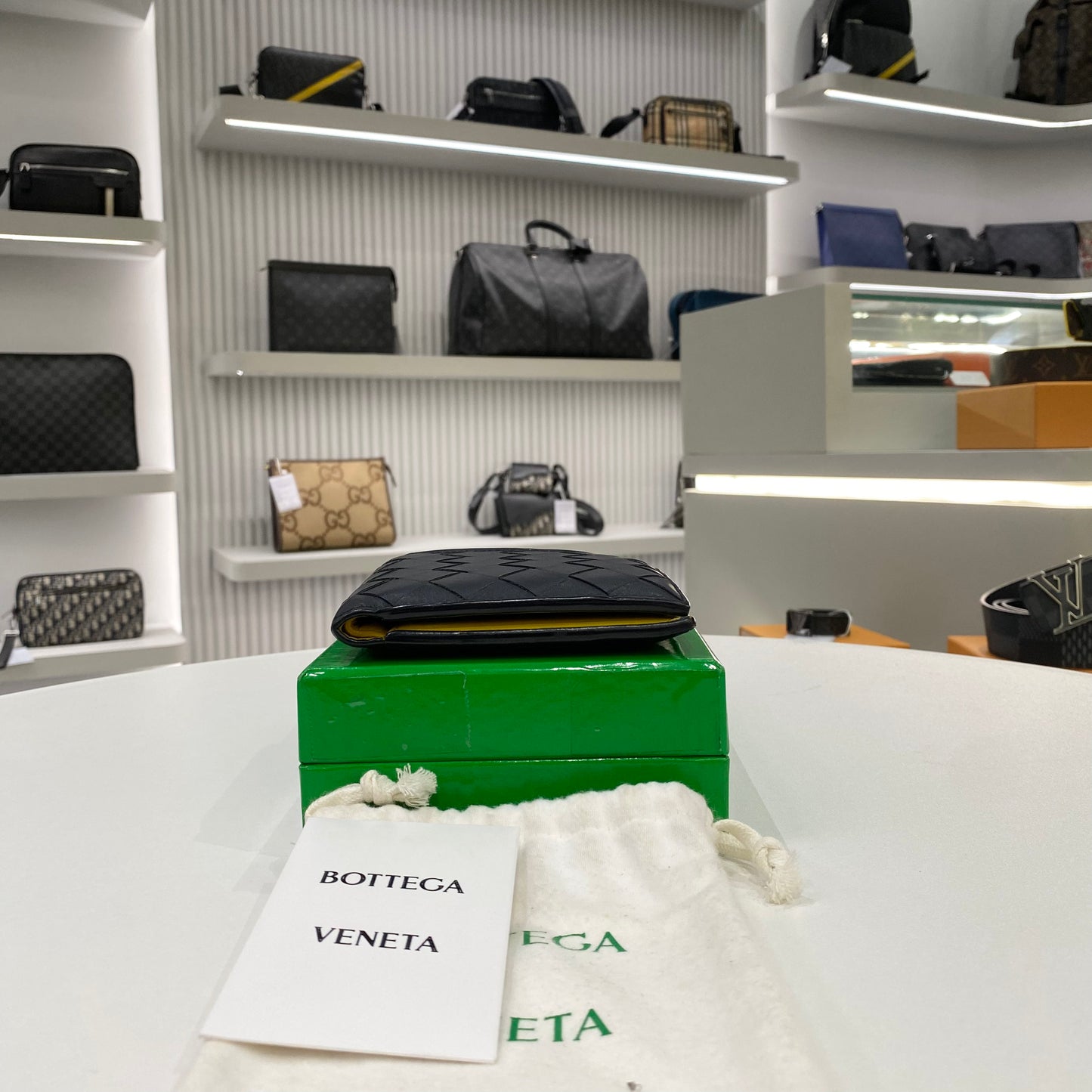 BOTTEGA VENETA INTRECCIATO WALLET NEW SEASON