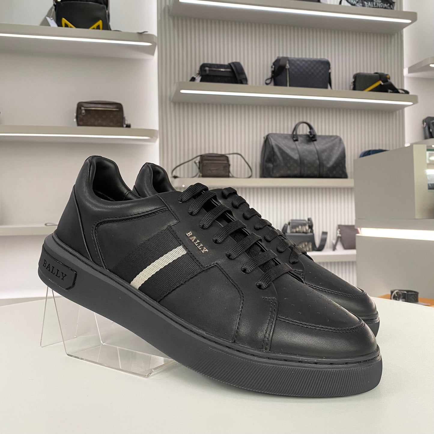 BALLY LOGO SNEAKERS BLACK STRIPES