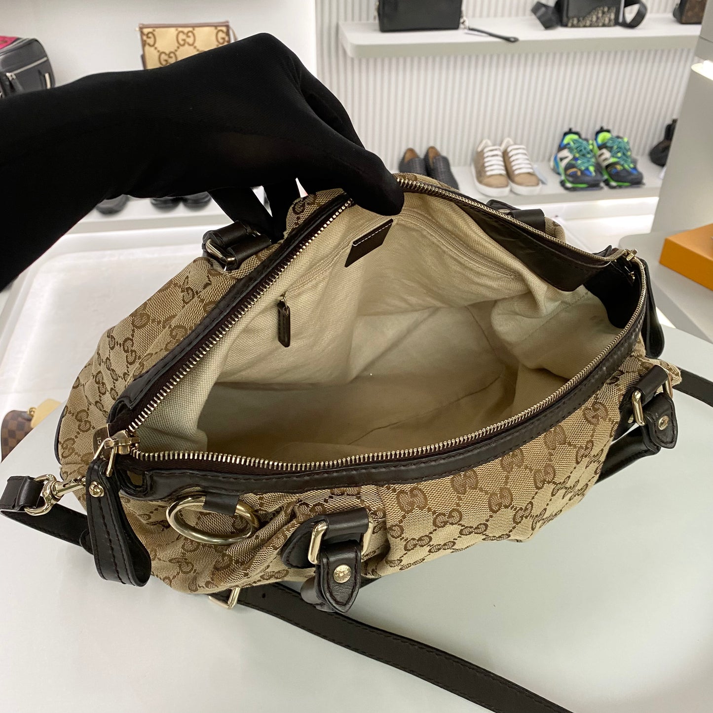 GUCCI GG SUPREME HAND BAG BROWN