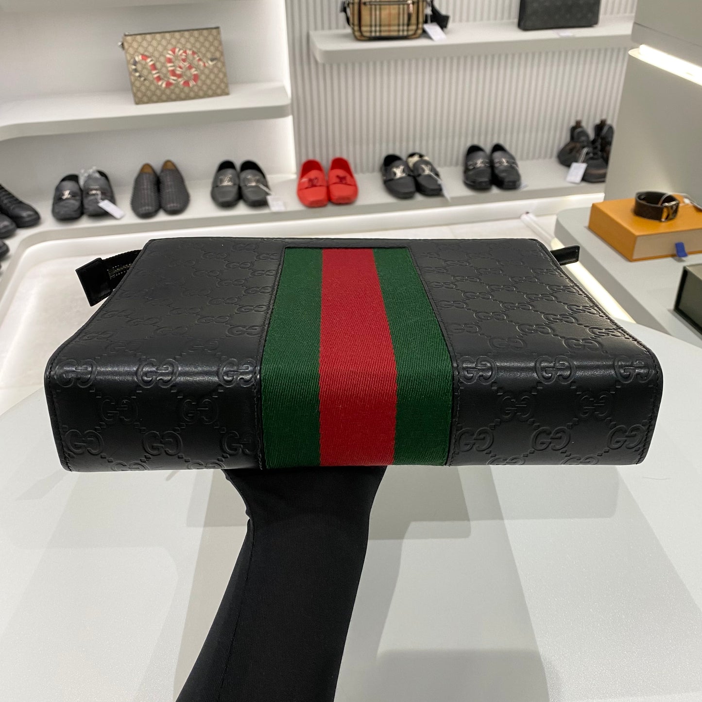 GUCCI GG SUPREME WEB POUCH BLACK