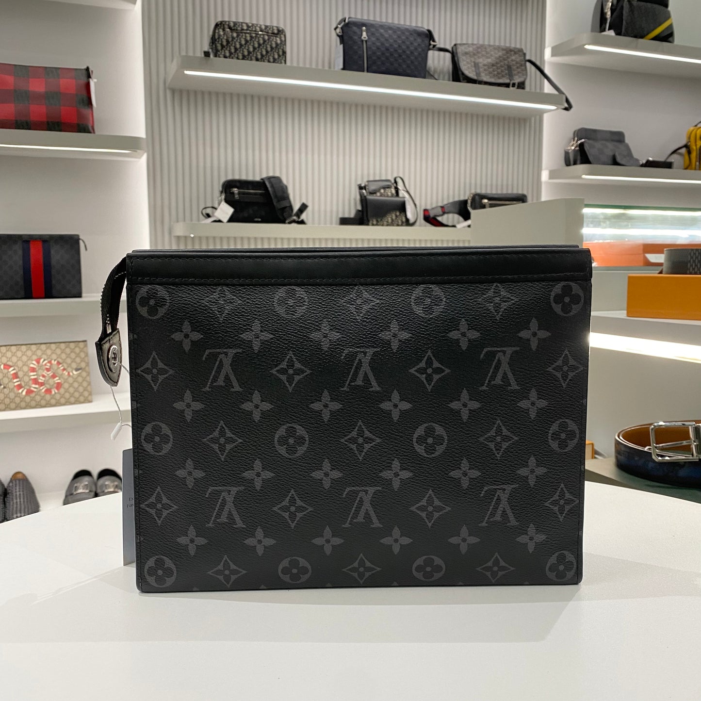 LOUIS VUITTON DAMIER POCHETTE VOYAGE BLACK