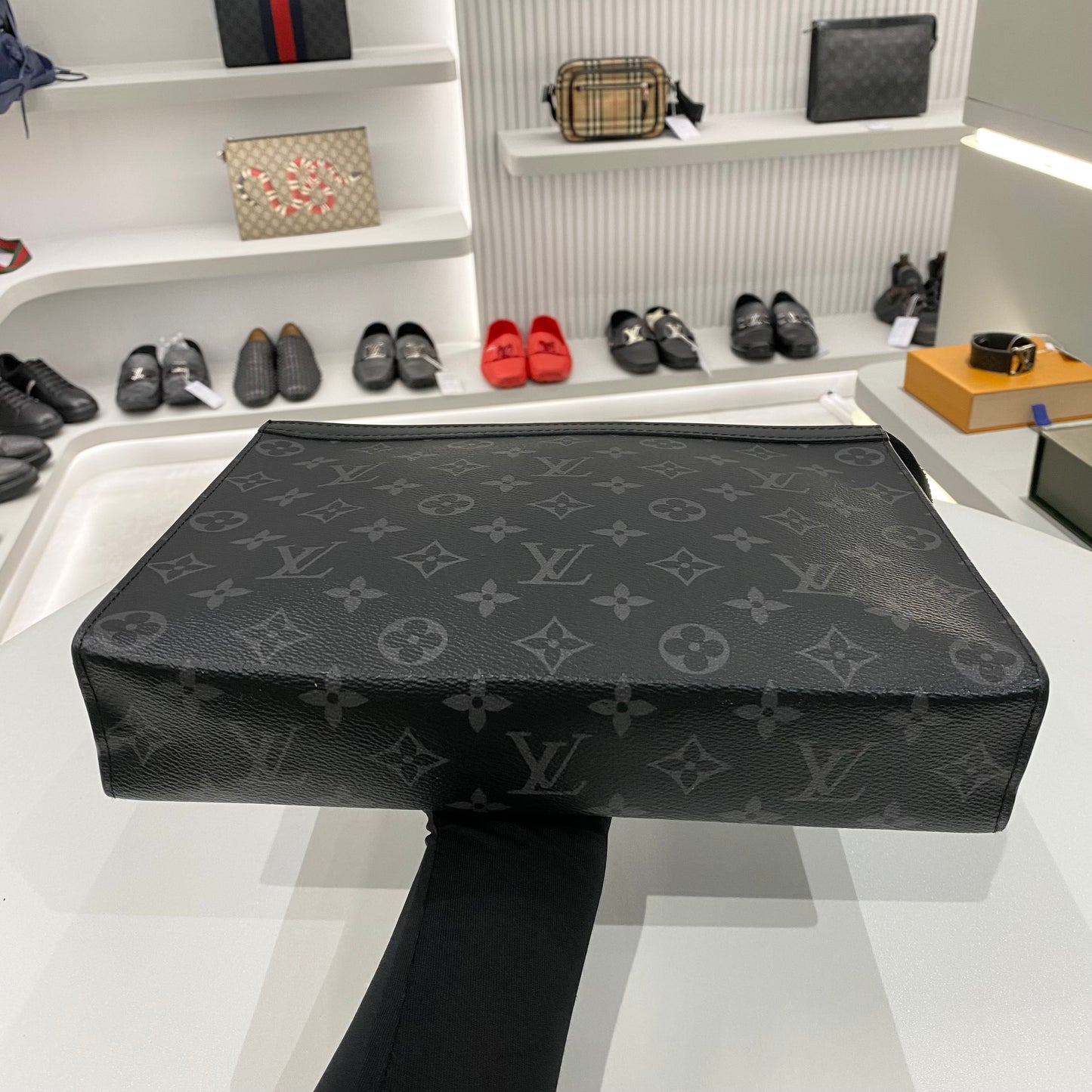 LOUIS VUITTON DAMIER POCHETTE VOYAGE BLACK