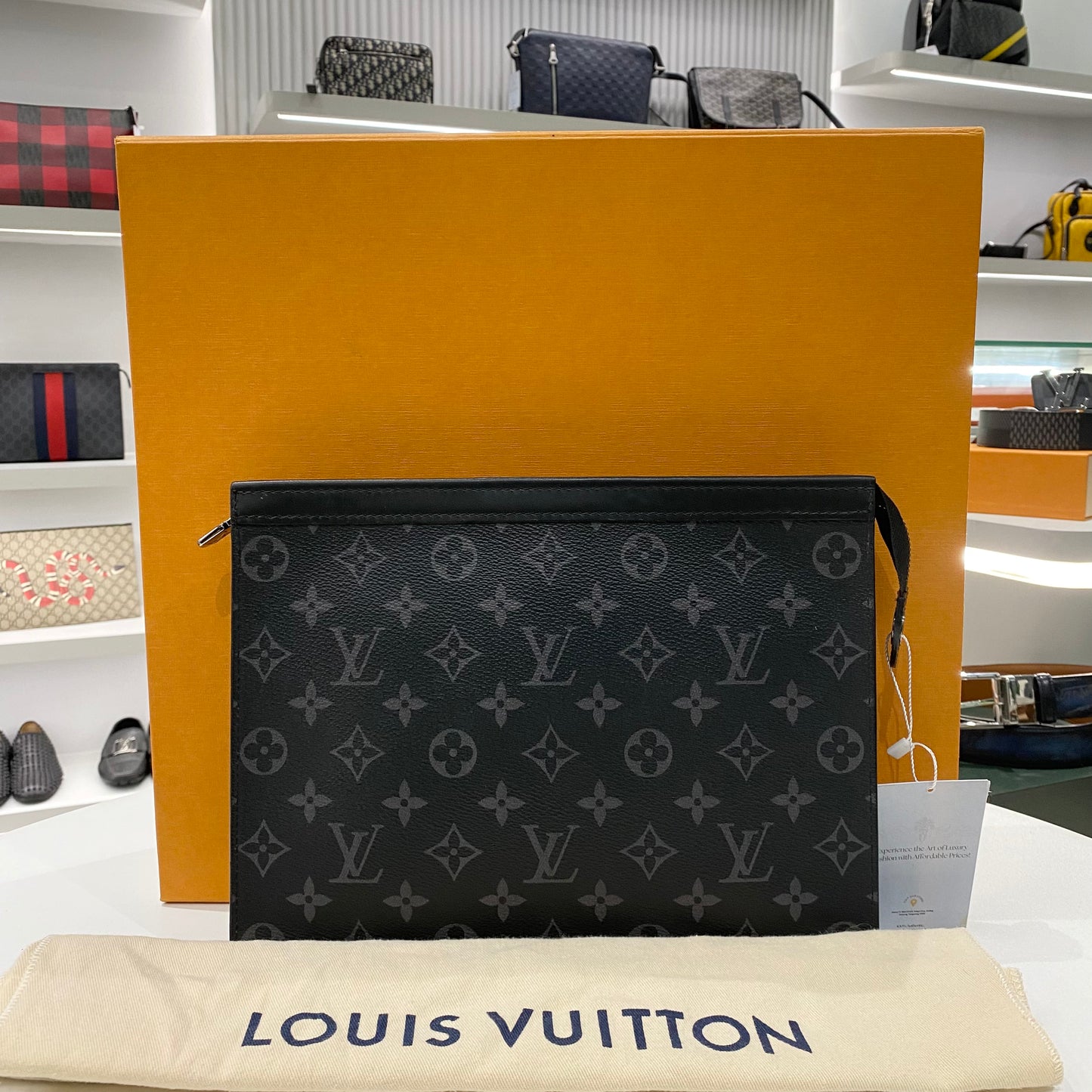 LOUIS VUITTON DAMIER POCHETTE VOYAGE BLACK