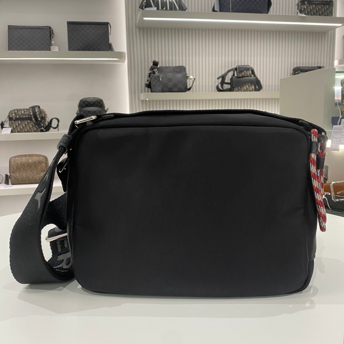 BURBERRY LOGO SLINGBAG BLACK