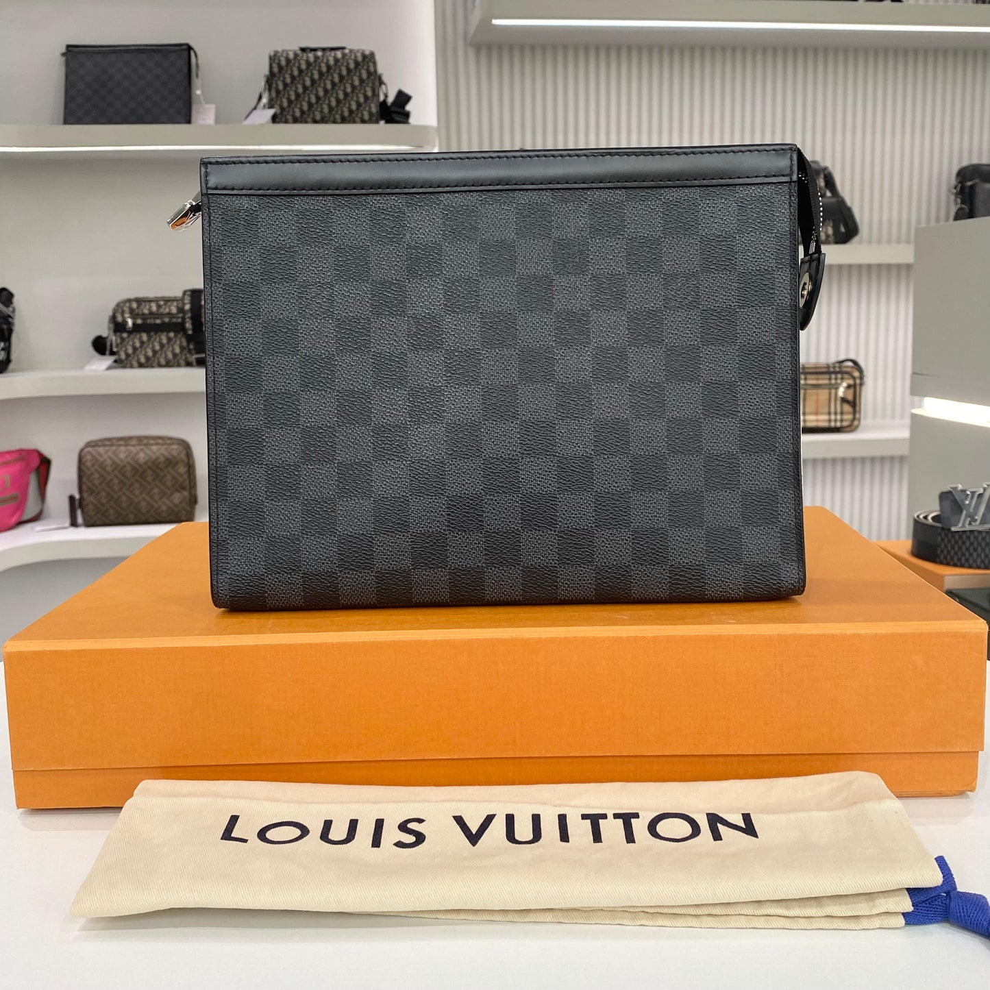 LOUIS VUITTON DAMIER POCHETTE VOYAGE BLACK