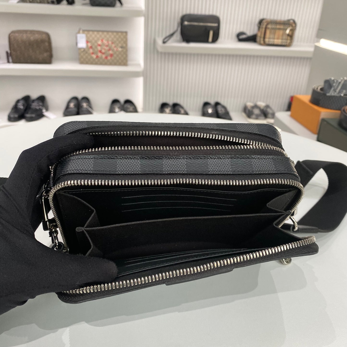 LOUIS VUITTON DAMIER ALPHA CROSS BODY BAGS BLACK